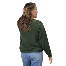WOMEN'S CREWNECK CABLE KNIT SWEATER PINE GREEN