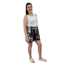 WOMEN'S WRAP SHORTS FLORAL NAVY/WHITE