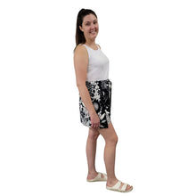 WOMEN'S WRAP SHORTS FLORAL NAVY/WHITE